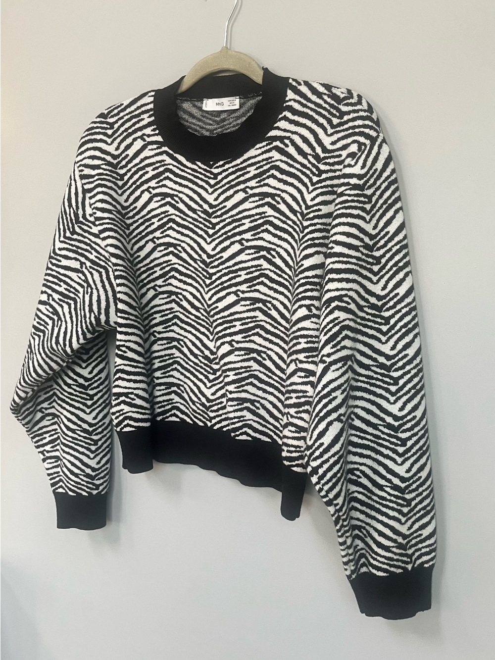 cropped balloon sleeve top